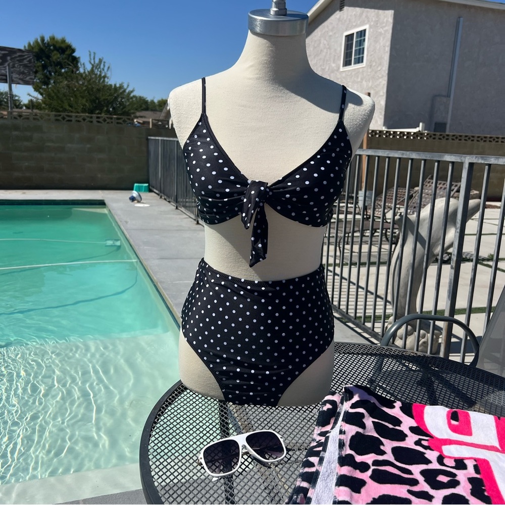 🔥🔥High Waisted Two Pieces Polka Dots Swimsuit